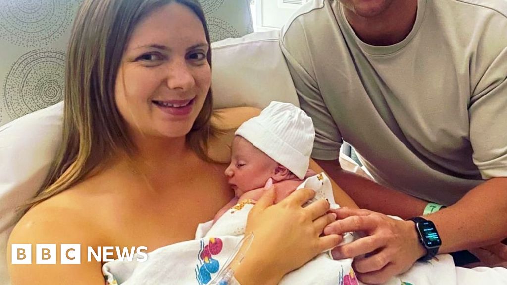 Woman has pioneering surgery for unborn baby with intestines outside its body Woman has pioneering surgery for unborn baby with intestines outside its body