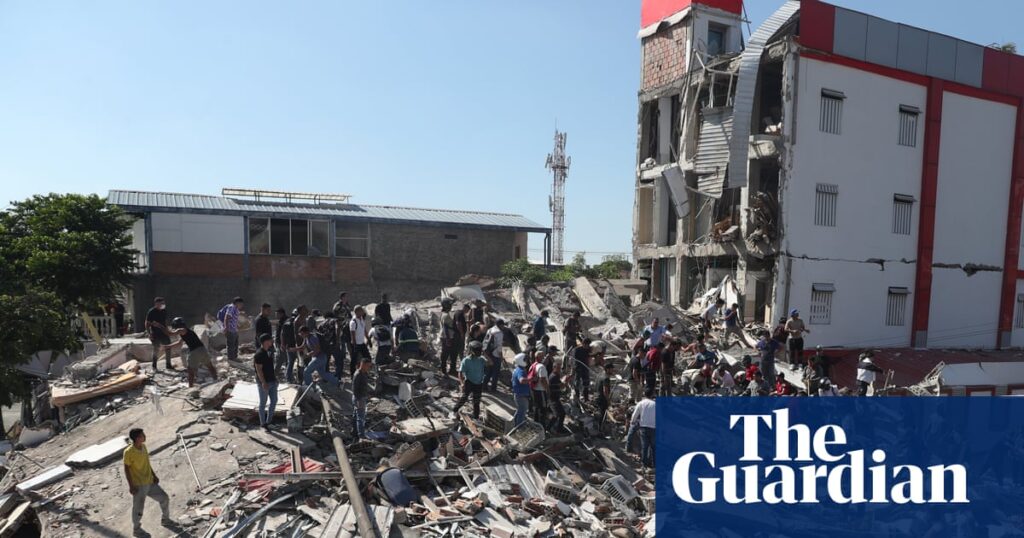 Scores dead in Colombia after powerful earthquake strikes west of country Scores dead in Colombia after powerful earthquake strikes west of country