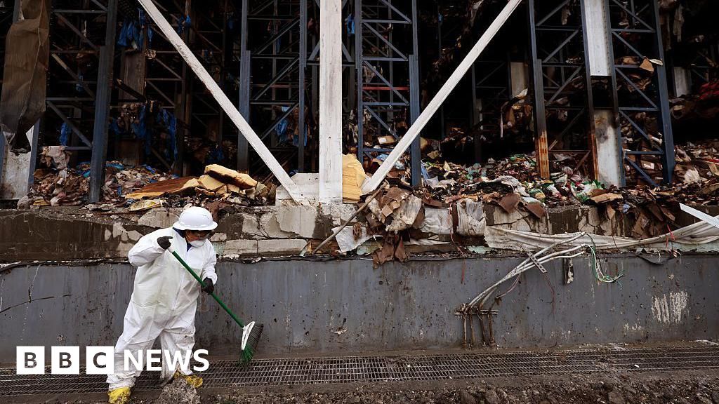 Tonnes of rotting food create unbearable stench in LA neighbourhood Tonnes of rotting food create unbearable stench in LA neighbourhood