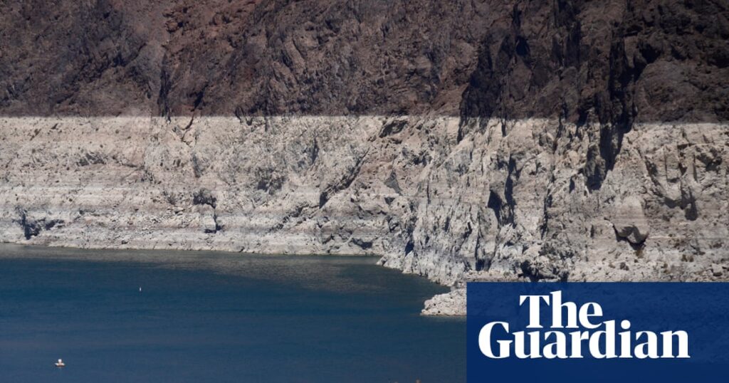 Lake Mead plummets to historic low water level as Colorado River struggles Lake Mead plummets to historic low water level as Colorado River struggles