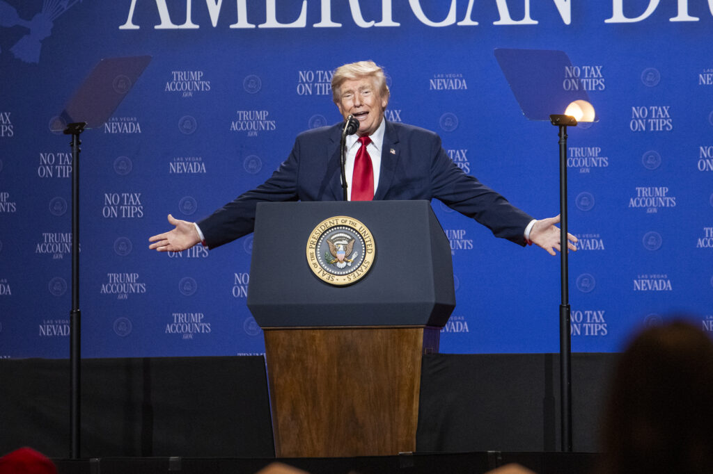 Trump talks up Nevada GOP candidates in Vegas while touting the economy and tax policies Trump talks up Nevada GOP candidates in Vegas while touting the economy and tax policies
