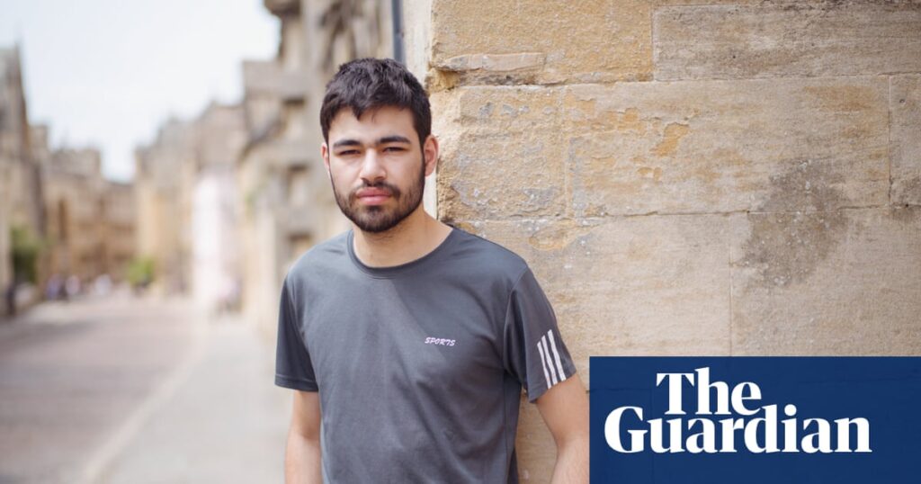 British Muslim student with valid visa refused entry to US after 23 British Muslim student with valid visa refused entry to US after 23