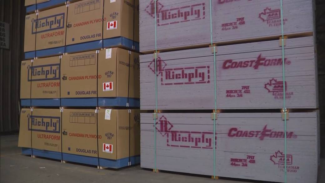 Click to play video: 'BC businesses bracing for impact as new tariff deadline nears'