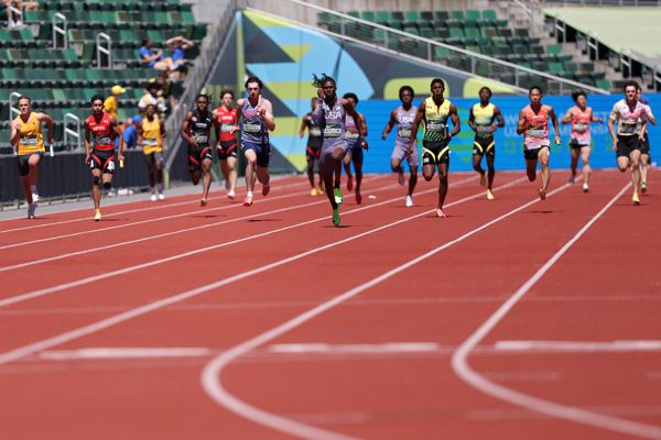 Taylor anchors USA to world U20 4x100m record in Oregon | News | Oregon 26 Taylor anchors USA to world U20 4x100m record in Oregon | News | Oregon 26