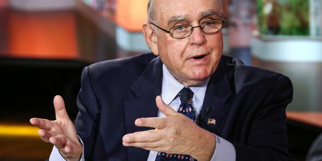 Leon Cooperman sees a US recession and stock market drop coming in 2027