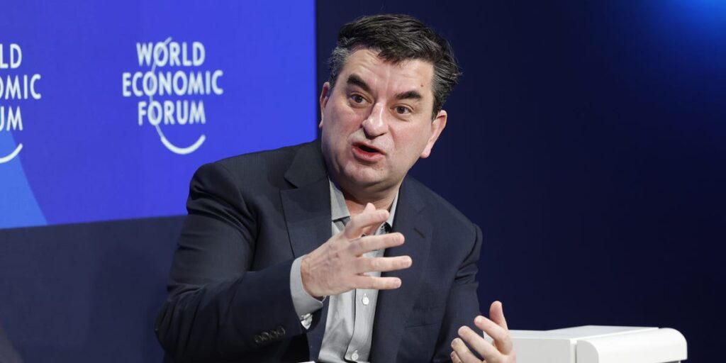 Bridgewater’s top investors are backing an AI startup to give smaller hedge funds more firepower Bridgewater’s top investors are backing an AI startup to give smaller hedge funds more firepower