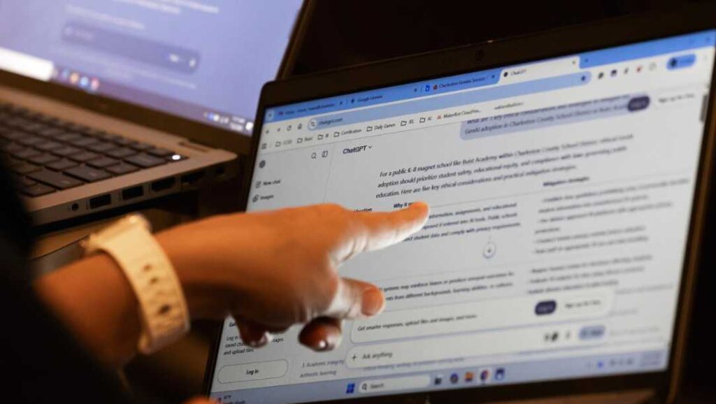 Schools turn to AI training as students head back to class Schools turn to AI training as students head back to class