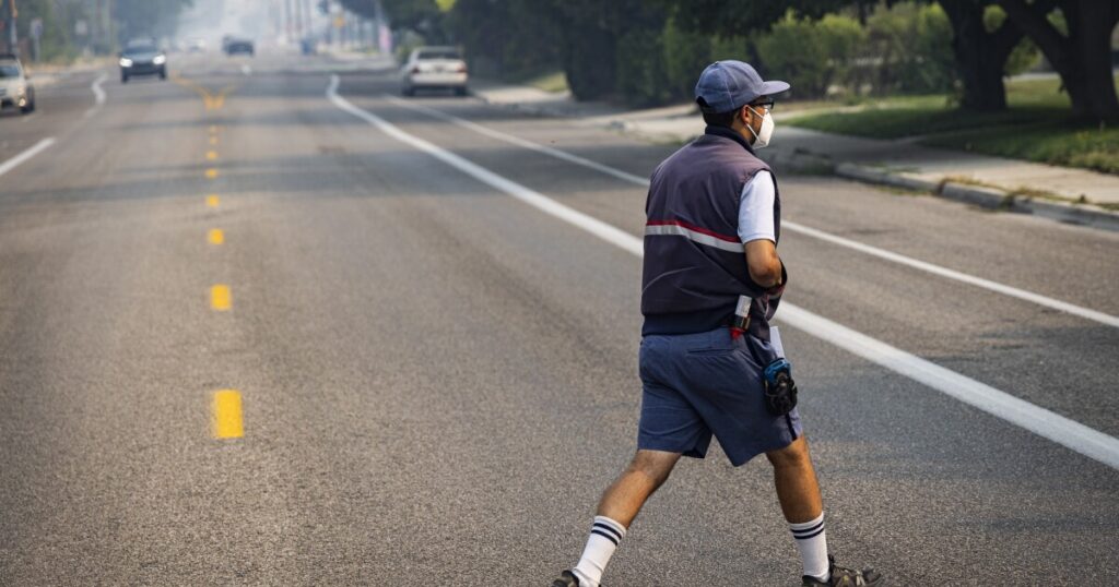What are the health impacts of wildfire smoke amid 'apocalyptic' air quality levels?