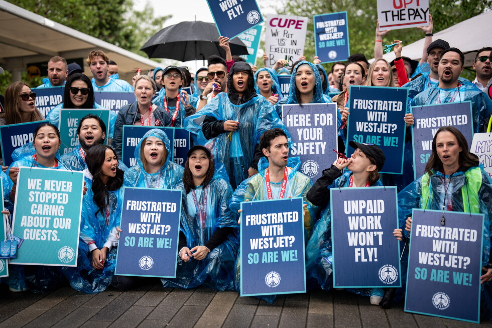 WestJet reaches tentative deal with flight attendants after strike snarled weekend traffic WestJet reaches tentative deal with flight attendants after strike snarled weekend traffic