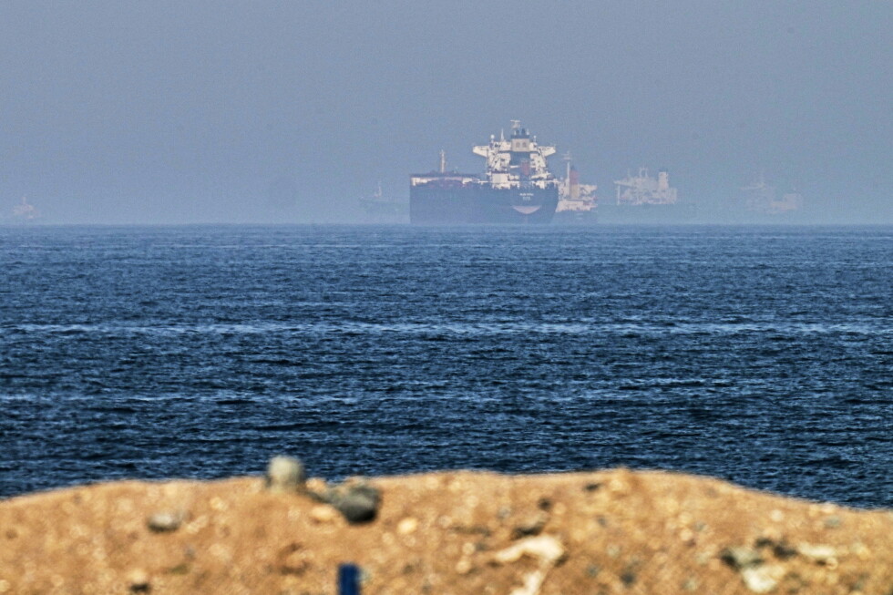 Iran and the US say a Strait of Hormuz deal is close, but one or both would have to back down Iran and the US say a Strait of Hormuz deal is close, but one or both would have to back down