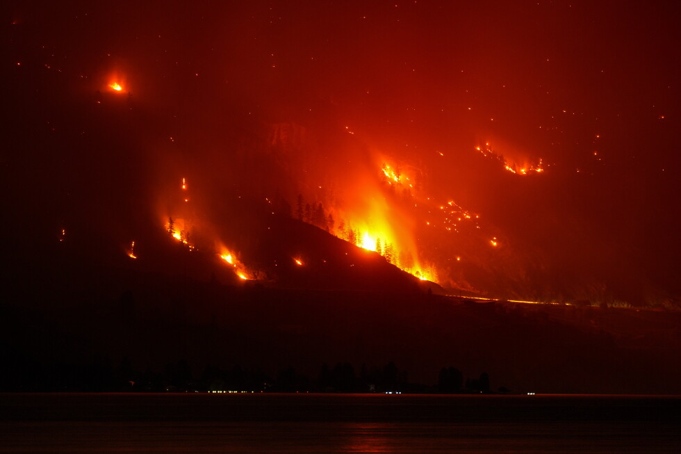 Wildfires burn across western US and Canada as residents are evacuated Wildfires burn across western US and Canada as residents are evacuated