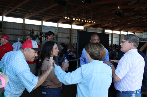 KlobucharZippy.JPG
