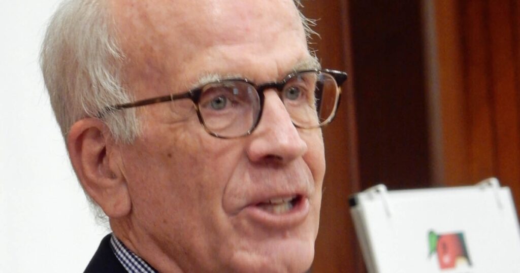 Senator Peter Welch addresses the School Nutrition Association of Vermont’s conference Senator Peter Welch addresses the School Nutrition Association of Vermont's conference