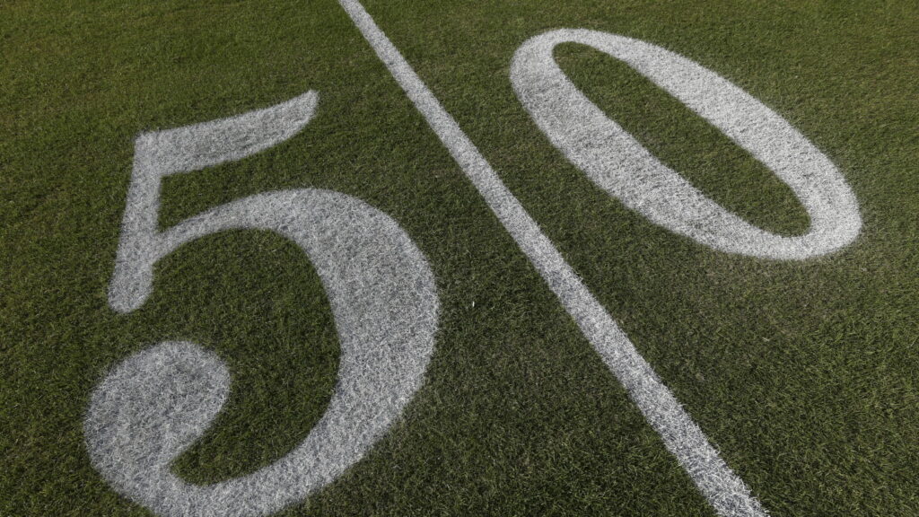 On grass vs. turf, NFL clings to the injury On grass vs. turf, NFL clings to the injury
