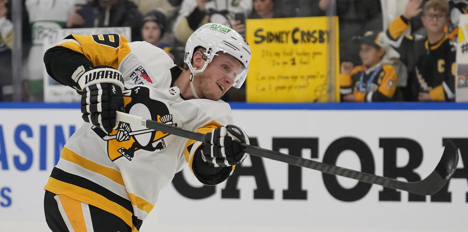 On Thursday, the Pittsburgh Penguins will take on the Tampa Bay Lightning in Florida, as Pittsburgh looks to hold onto its playoff positioning and Tampa looks to extend its Atlantic Division lead.
