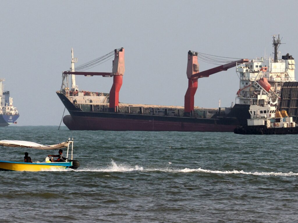 Are ships passing Hormuz more willing to defy Iran or US? What data shows Are ships passing Hormuz more willing to defy Iran or US? What data shows