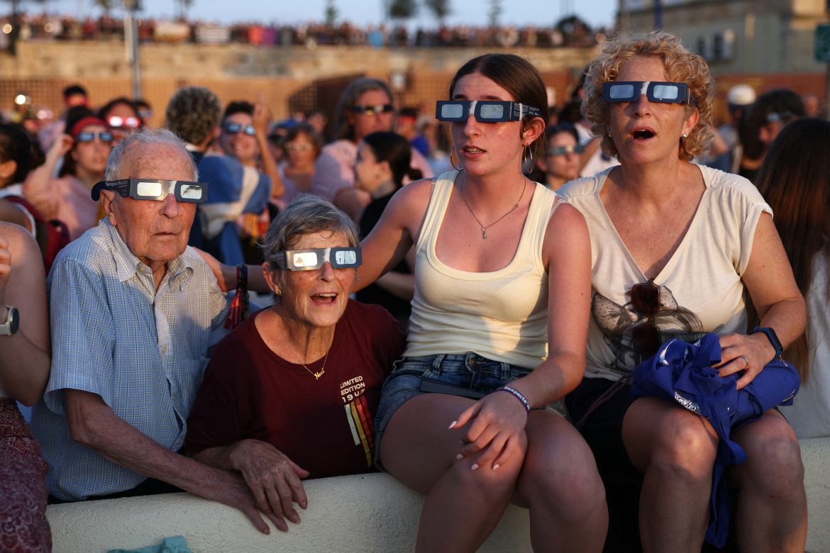 Solar eclipse plunges parts of Europe into darkness