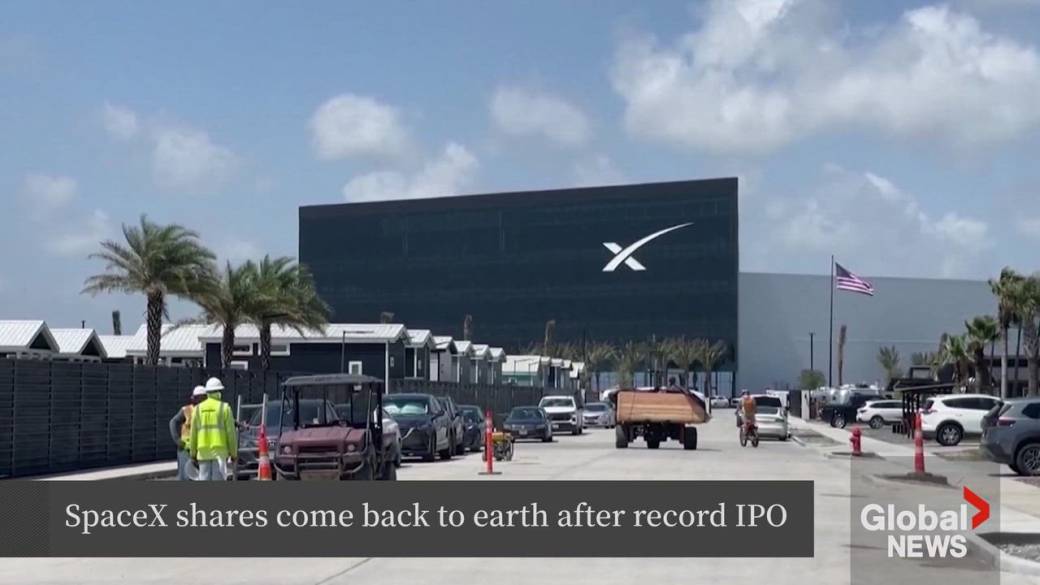 Click to play video: 'High-flying SpaceX stock comes back to Earth'