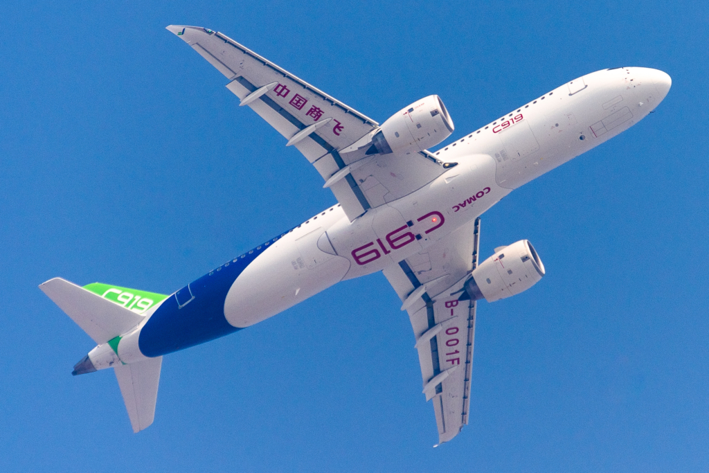COMAC C919 flying above