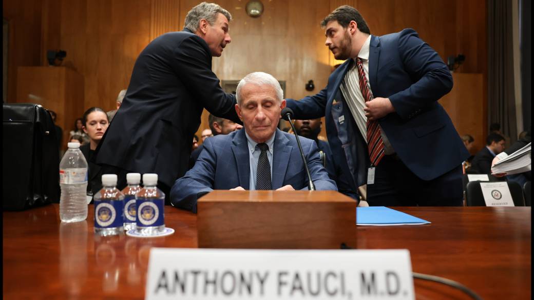 Click to play video: 'Dr. Fauci invokes 5th Amendment during U.S. Senate hearing, refuses to answer any questions'
