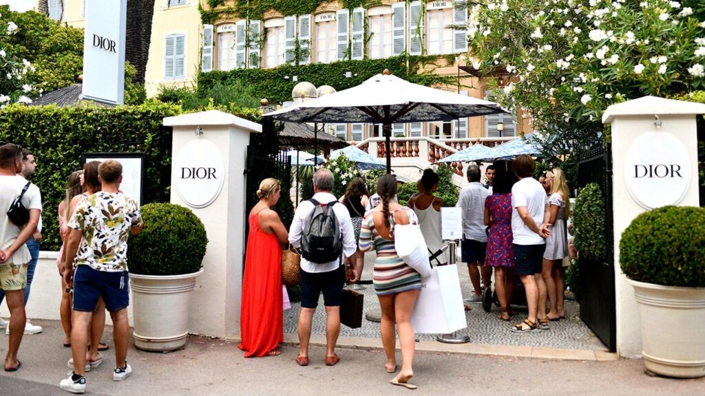 Once-glamorous vacation spot overrun by influencers and crowds: ‘Almost unbearable’ Once-glamorous vacation spot overrun by influencers and crowds: 'Almost unbearable'