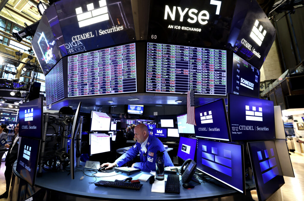 Wall Street rallies to new records Wall Street rallies to new records