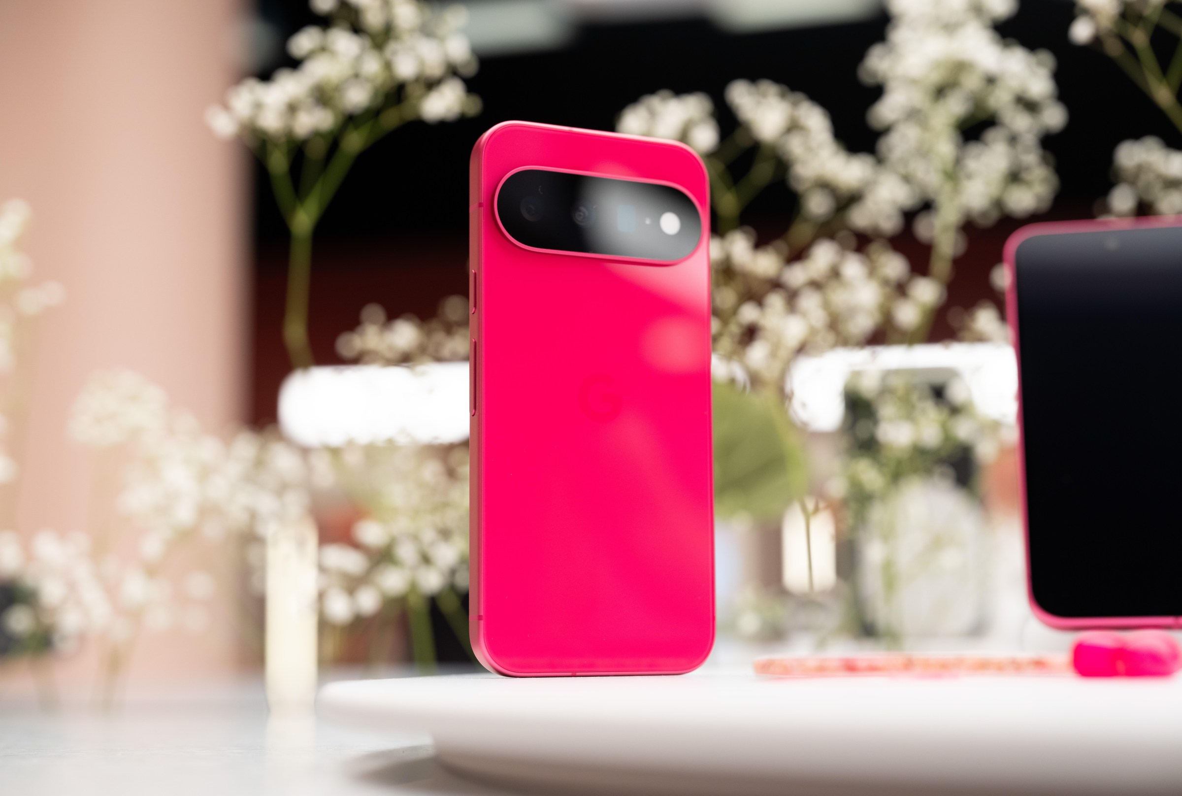 Google Pixel 11 Hot pink