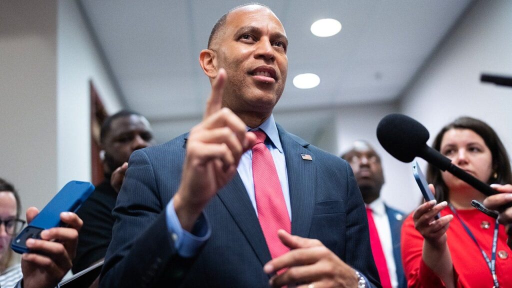 Hakeem Jeffries rejects Medicare for All, DSA agenda as Ro Khanna calls health plan ‘most important priority’ Hakeem Jeffries rejects Medicare for All, DSA agenda as Ro Khanna calls health plan 'most important priority'