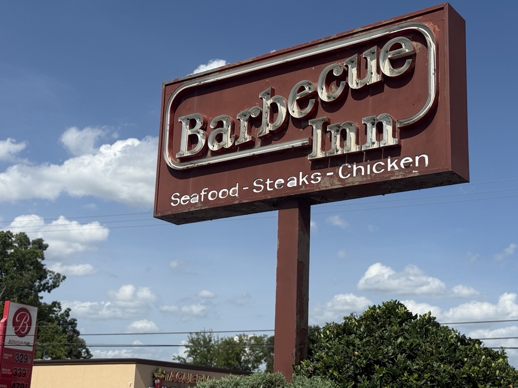 Barbecue Inn is closing its doors after 80 years. These food lovers came for one last plate Barbecue Inn is closing its doors after 80 years. These food lovers came for one last plate