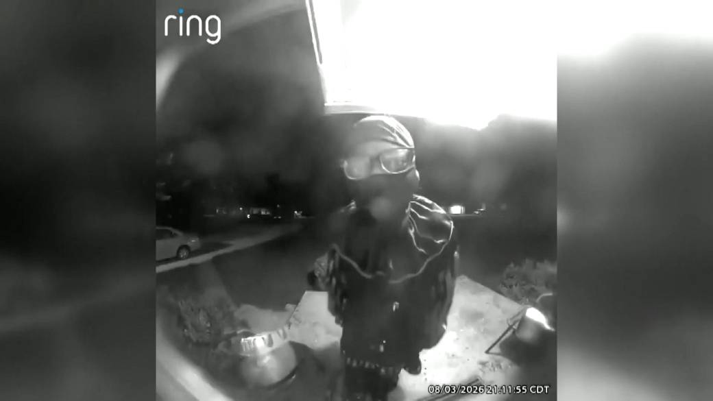 Click to play video: 'Ring camera captures man in clown costume uttering threats outside family home'