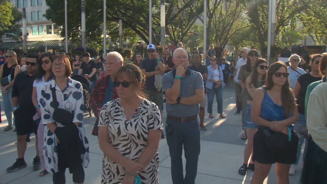 Click to play video: 'Vigil to honour Parker'