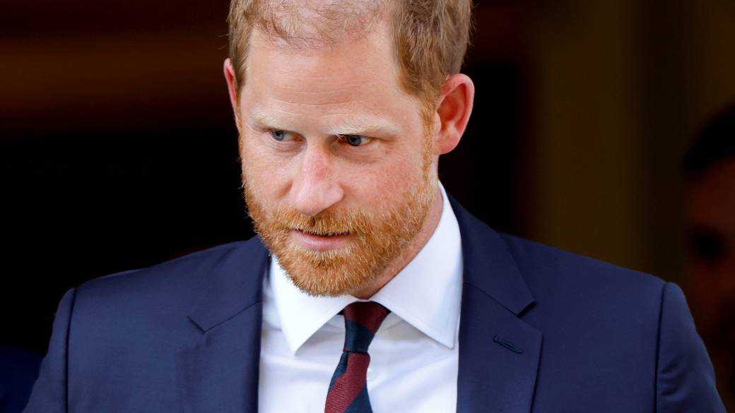 Click to play video: 'Prince Harry loses privacy case against Daily Mail'