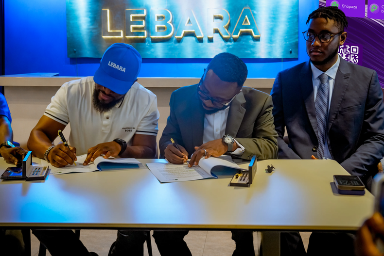 Yinka Isioye - Director Consumer Business and  Philip Akinyele, CTO - Payaza Africa Ltd at the signing ceremony for the strategic partnership