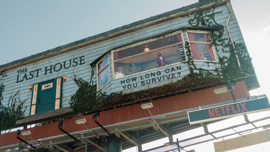 A Man Is Trapped Inside a Netflix Billboard Above Sunset Boulevard A Man Is Trapped Inside a Netflix Billboard Above Sunset Boulevard