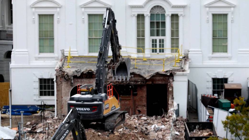 Click to play video: 'Trump’s planned White House ballroom hits legal obstacle'
