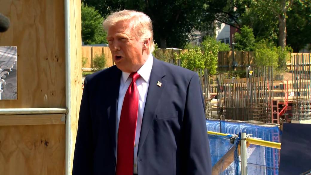 Click to play video: 'Trump announces $1.8 billion USD fund to compensate those he feels were treated unfairly by Biden admin'