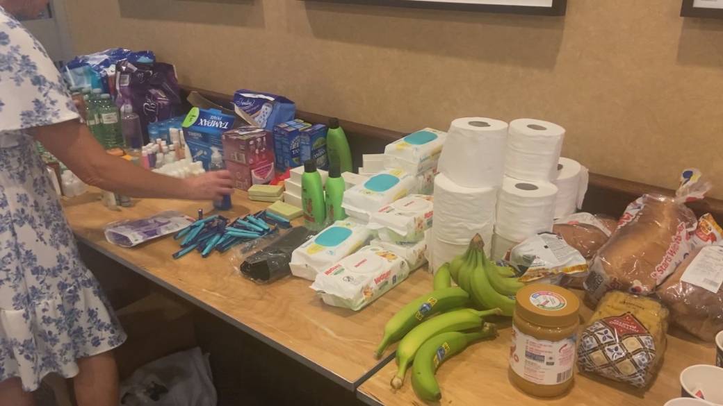 Click to play video: 'Struggle to feed wildfire evacuees'