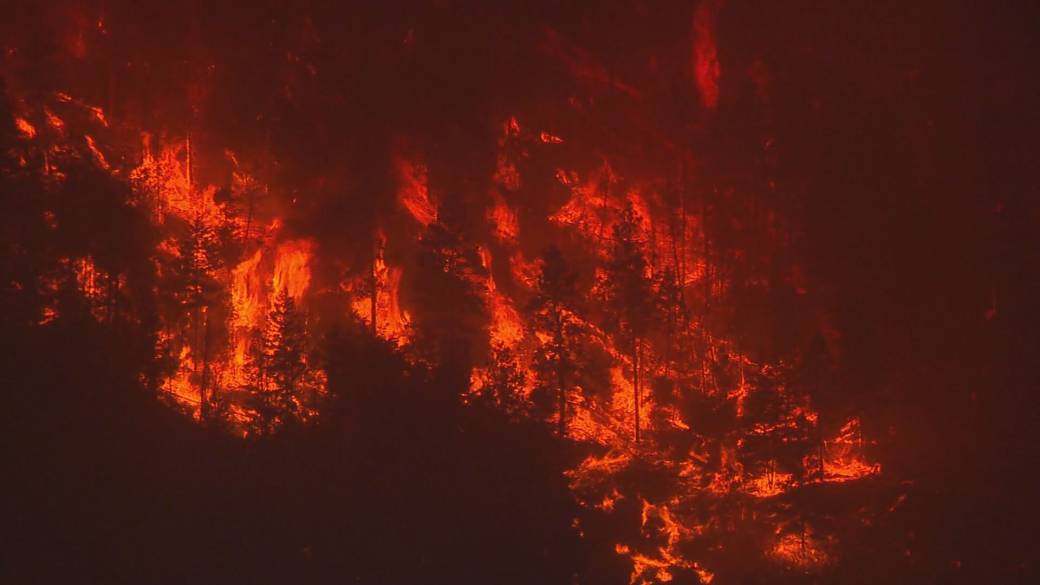 Click to play video: 'District of Summerland evacuated'