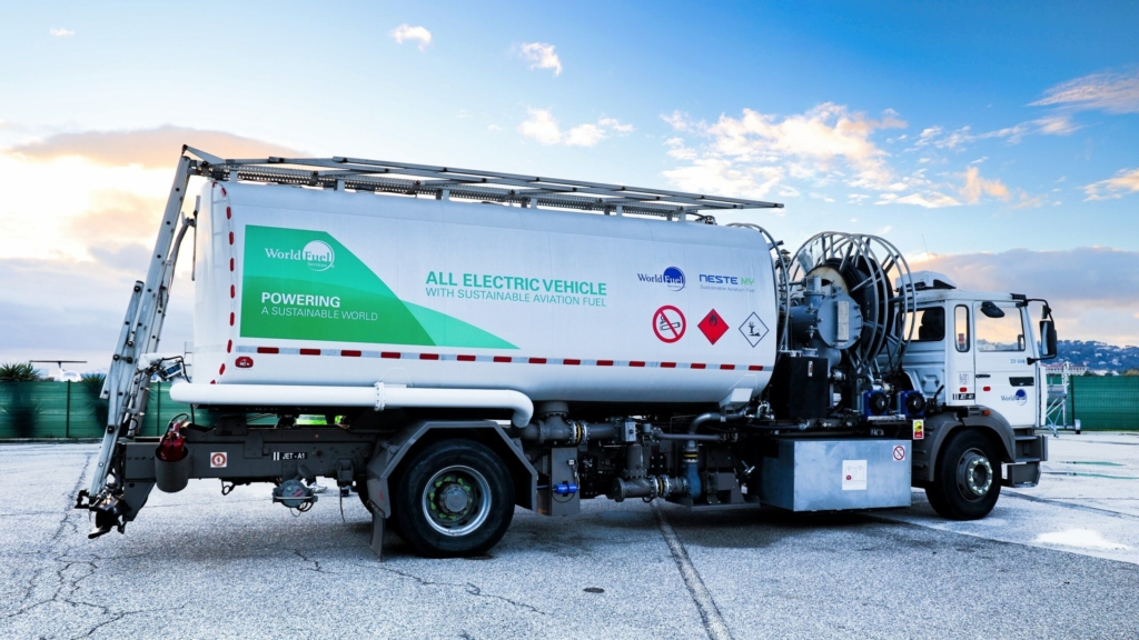 World Fuel Services SAF truck