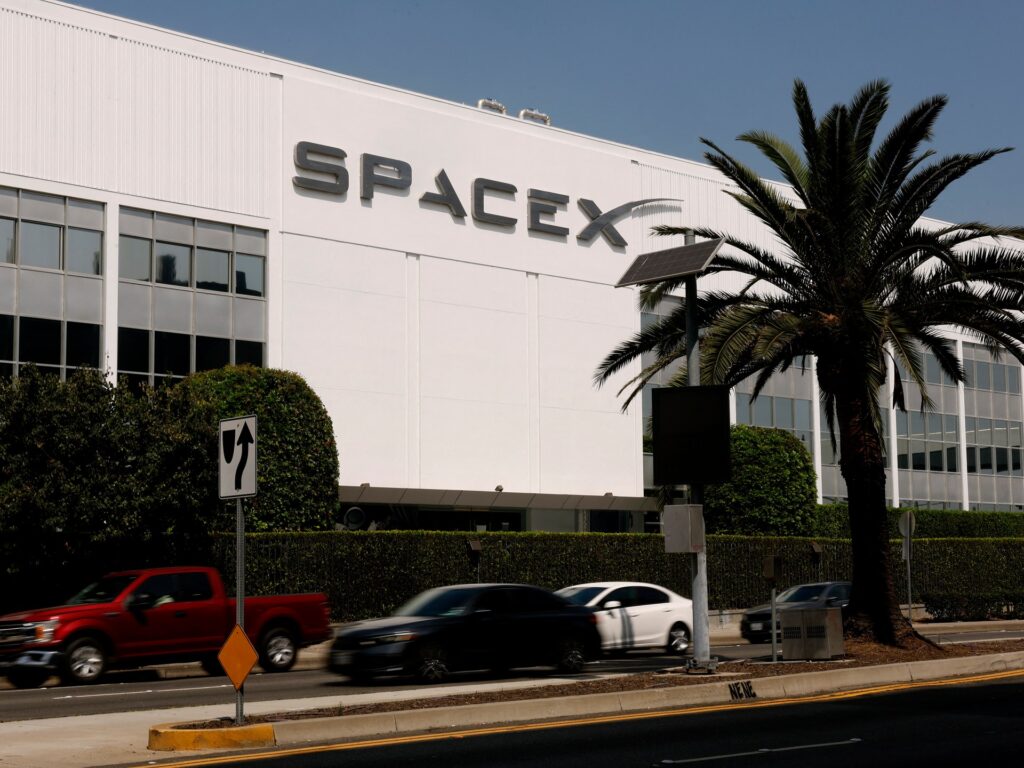 Elon Musk’s SpaceX reports losses but less than expected Elon Musk’s SpaceX reports losses but less than expected
