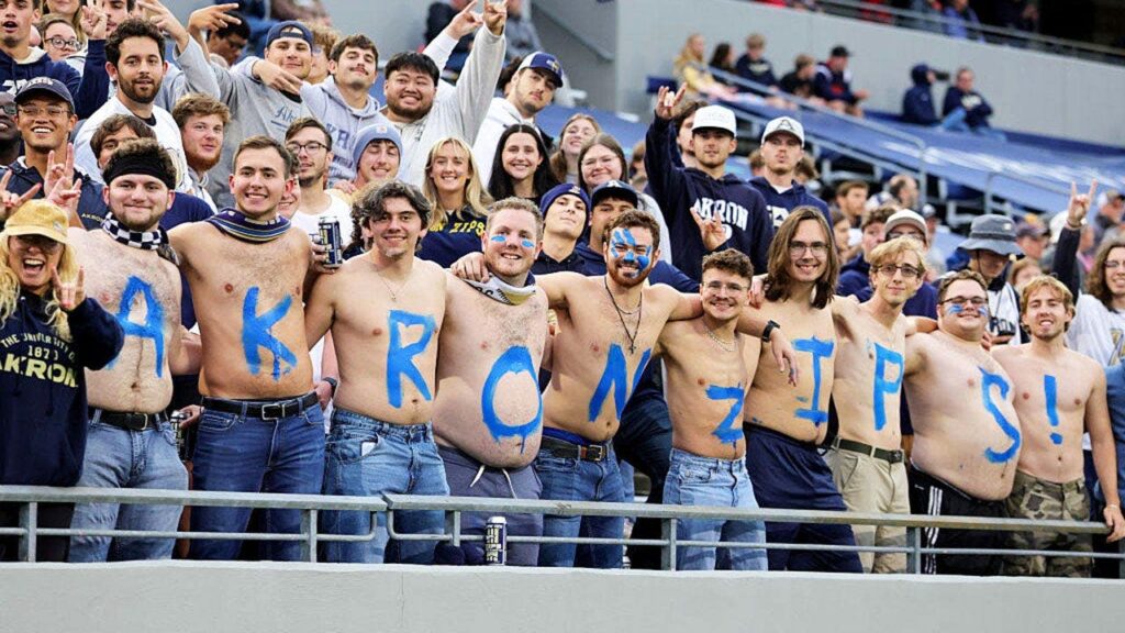 For college football fans, “no fall weddings” isn’t a bit or a gimmick, it’s a lifestyle For college football fans, "no fall weddings" isn't a bit or a gimmick, it's a lifestyle