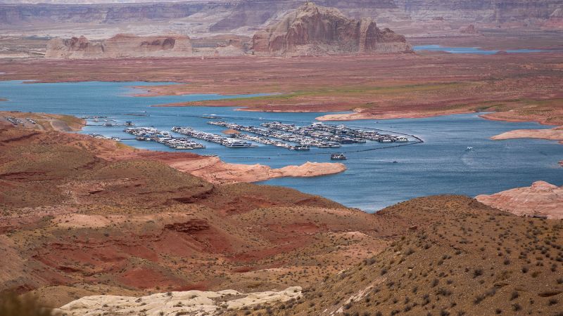 Second-largest reservoir in US plunges to a record low Second-largest reservoir in US plunges to a record low
