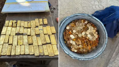 Lokale Politie Dendermonde Images of the gold bars and coins. The gold bars are lined up in rows on the left of the image, and the right side shows a metal bucket full of coins.