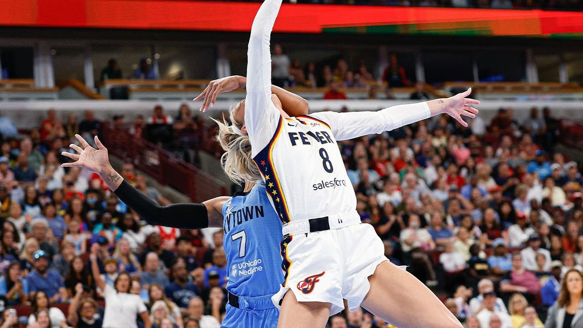 Sophie Cunningham getting fouled by DiJonai Carrington