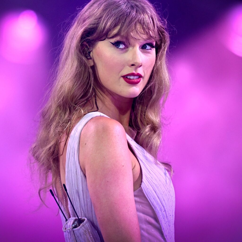 Taylor Swift Debuts Chic Haircut in First Outing Since Travis Kelce Wedding Taylor Swift Debuts Chic Haircut in First Outing Since Travis Kelce Wedding