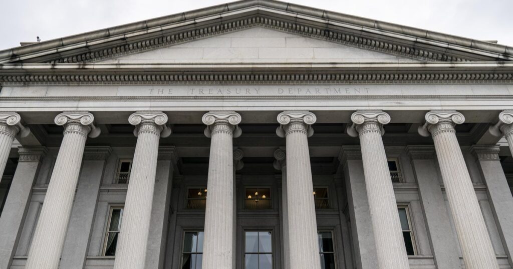 U.S. targets Iran's banking system, companies with new sanctions