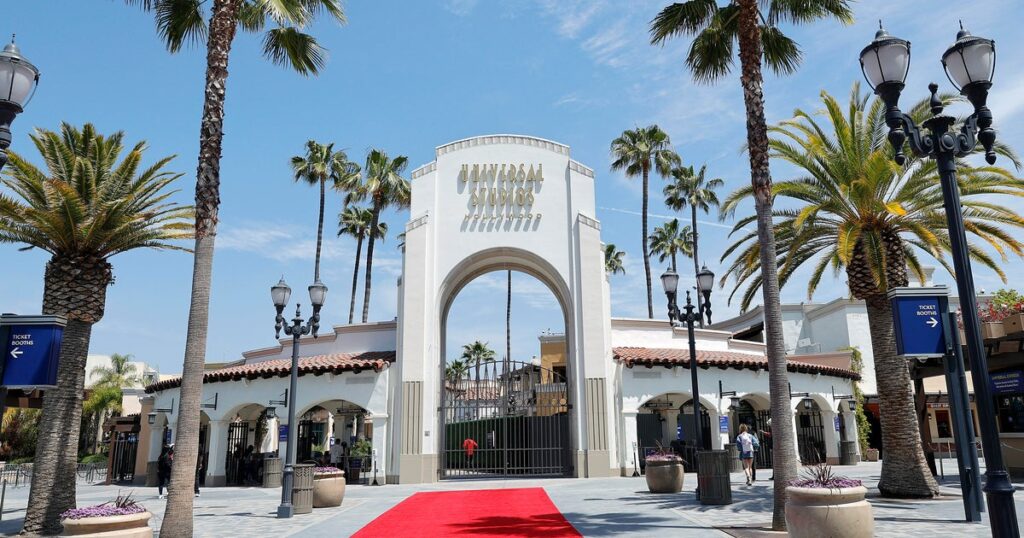 Measles exposure warning issued at Universal Studios Hollywood after confirmed case in visitor Measles exposure warning issued at Universal Studios Hollywood after confirmed case in visitor