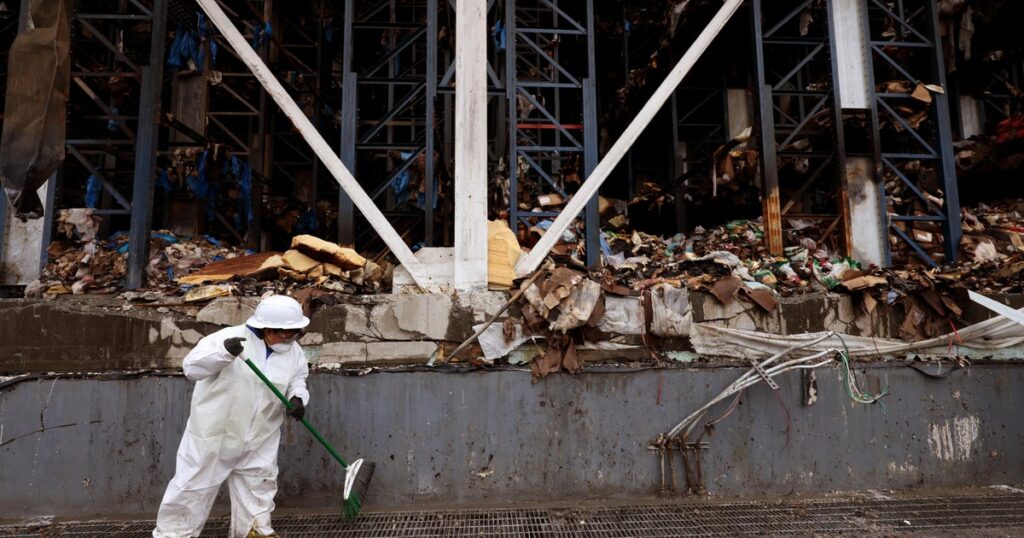 Company’s safety record raises questions after massive fire at L.A. food warehouse Company's safety record raises questions after massive fire at L.A. food warehouse