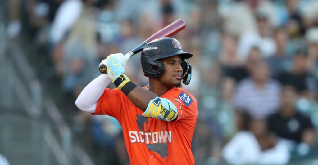 Giants call up Eddys Leonard