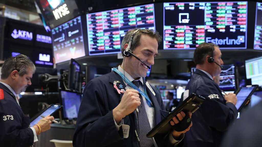 Wall Street Short Sellers Piled Into Amazon and Microsoft at Historic Rates Before Earnings. Now They're Rallying.